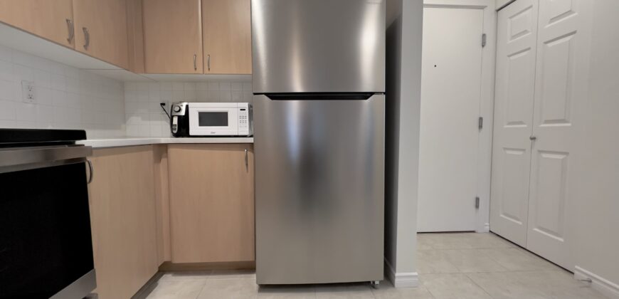 UNFURNISHED 1 BEDROOM, 1 BATHROOM CONDO