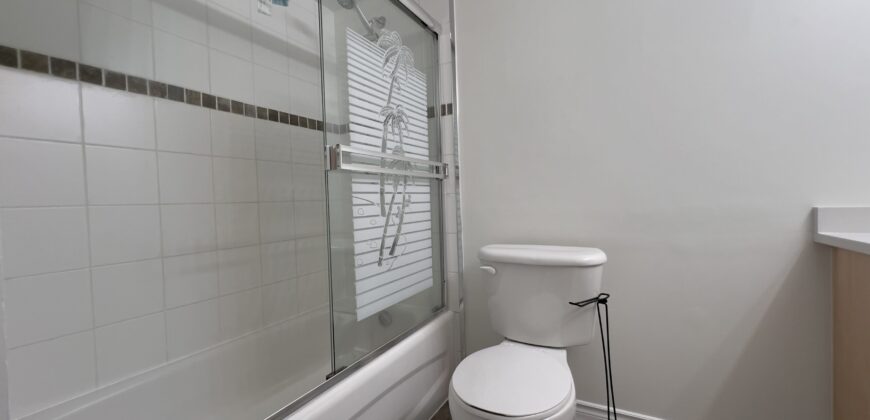 UNFURNISHED 1 BEDROOM, 1 BATHROOM CONDO