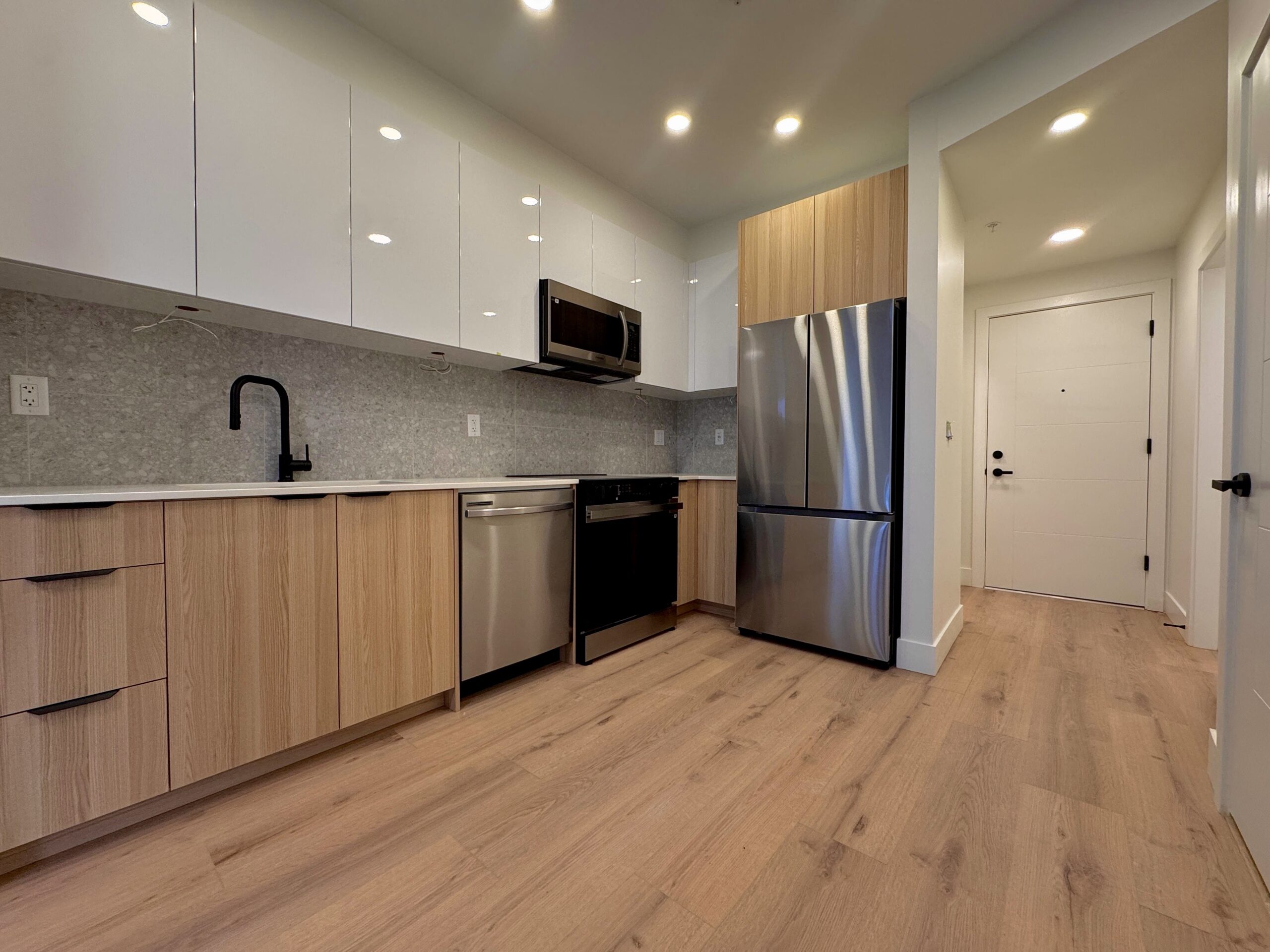 LANGLEY – UNITY – 1 BEDROOM + FLEX, 1 BATHROOM CONDO
