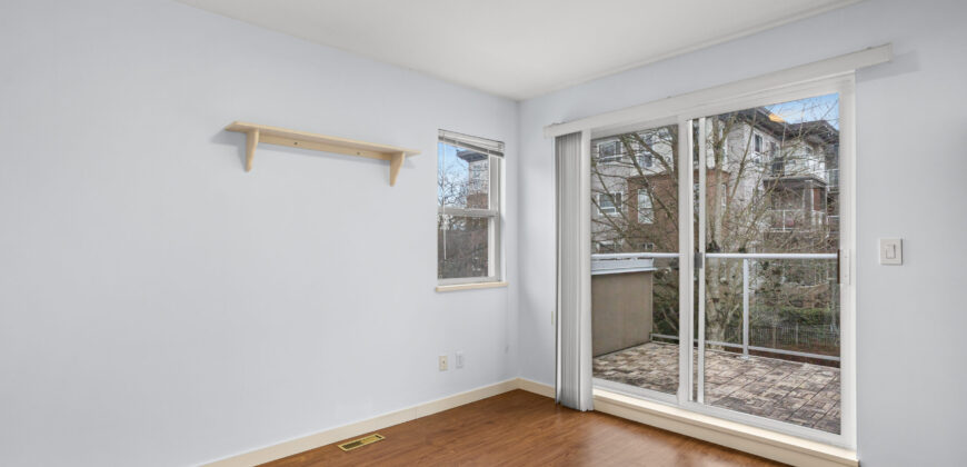 SURREY – 3 BEDROOM, 2 BATHROOM DUPLEX