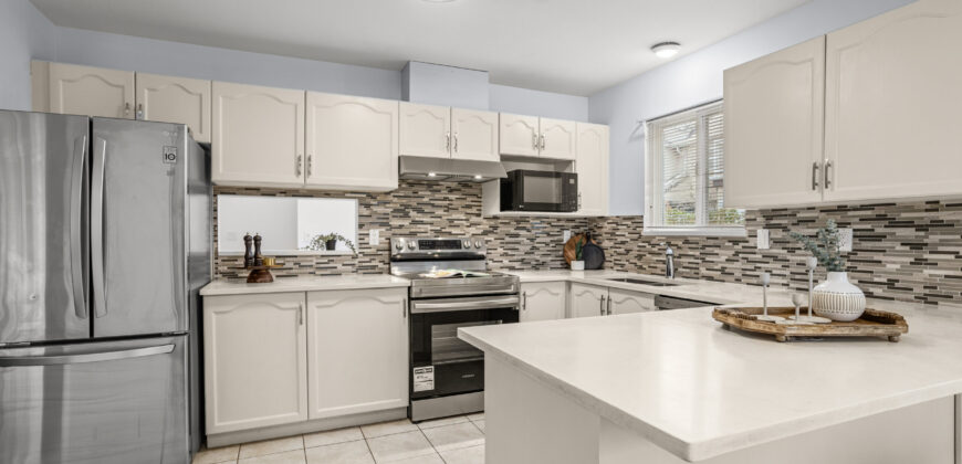 SURREY – 3 BEDROOM, 2 BATHROOM DUPLEX