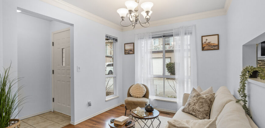 SURREY – 3 BEDROOM, 2 BATHROOM DUPLEX