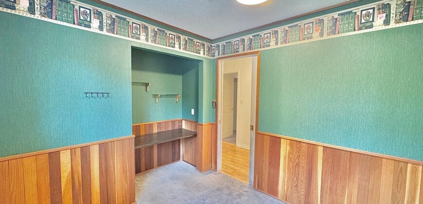 LANGLEY – SPECTACULAR AND FULLY UPDATED – 3 BEDROOMS 2 BATHROOM MAIN FLOOR