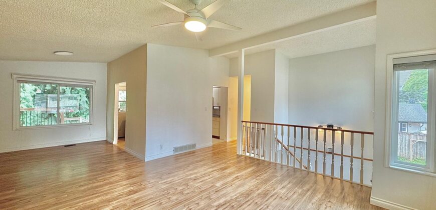 LANGLEY – SPECTACULAR AND FULLY UPDATED – 3 BEDROOMS 2 BATHROOM MAIN FLOOR