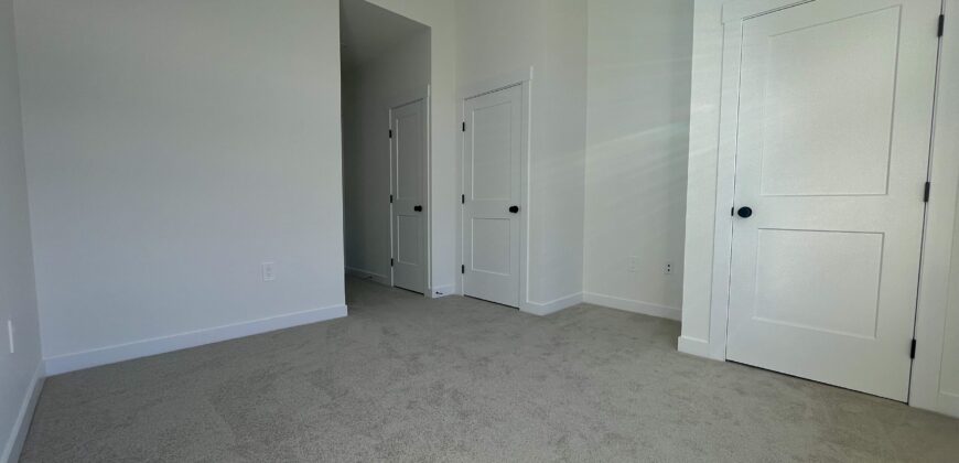 ABBOTSFORD – 2 BEDROOMS, 2.5 BATHROOM + DEN TOWNHOUSE