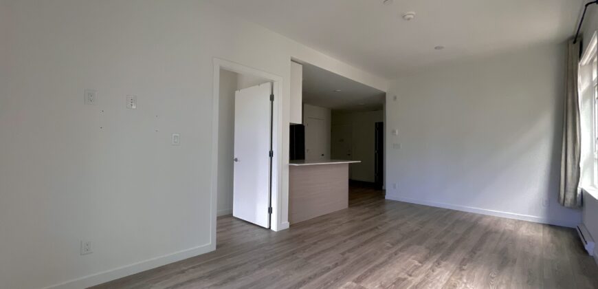 UNFURNISHED 2 BEDROOM, 1 BATHROOM CONDO