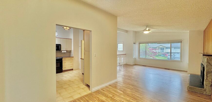 LANGLEY – SPECTACULAR AND FULLY UPDATED – 3 BEDROOMS 2 BATHROOM MAIN FLOOR