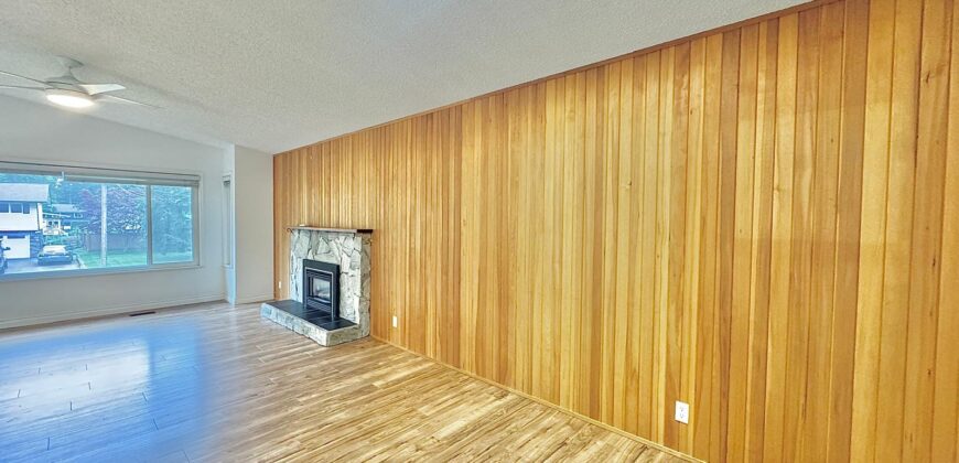 LANGLEY – SPECTACULAR AND FULLY UPDATED – 3 BEDROOMS 2 BATHROOM MAIN FLOOR