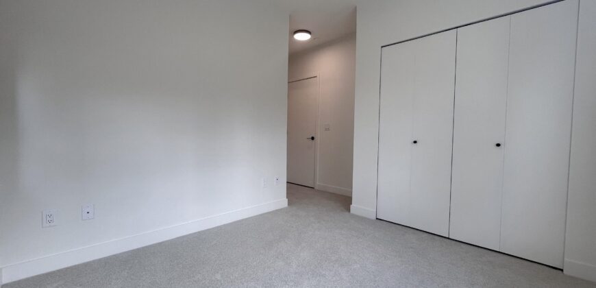SURREY – 2 BED 2 BATH CONDO