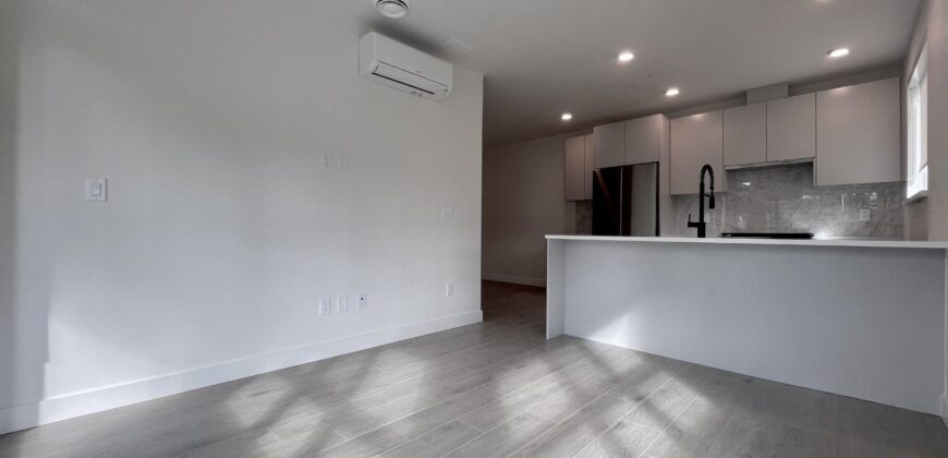 SURREY – 2 BED 2 BATH CONDO