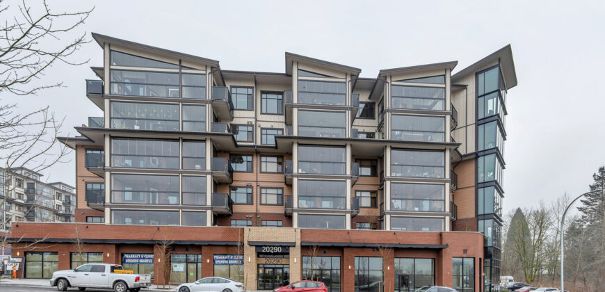 LANGLEY – 3 BEDROOM, 2 BATHROOM + FLEX ROOM AND RETRACTABLE SOLARIUM – CONDO