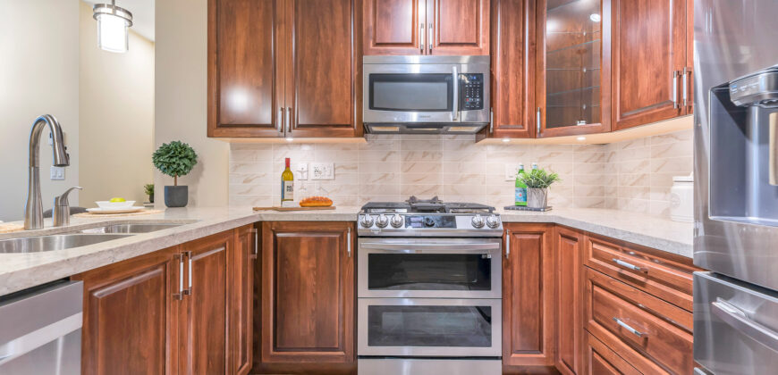LANGLEY – 3 BEDROOM, 2 BATHROOM + FLEX ROOM AND RETRACTABLE SOLARIUM – CONDO