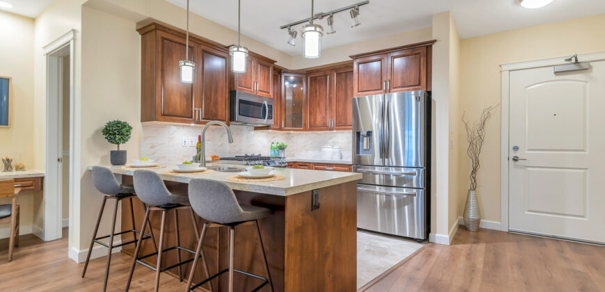 LANGLEY – 3 BEDROOM, 2 BATHROOM + FLEX ROOM AND RETRACTABLE SOLARIUM – CONDO