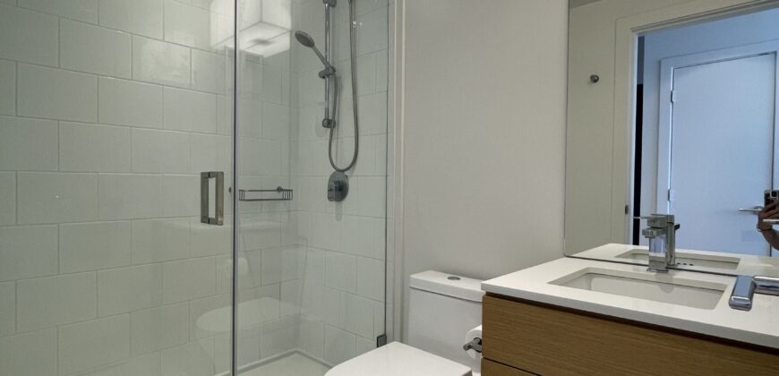 SURREY – STUDIO + 1 BATHROOM CONDO