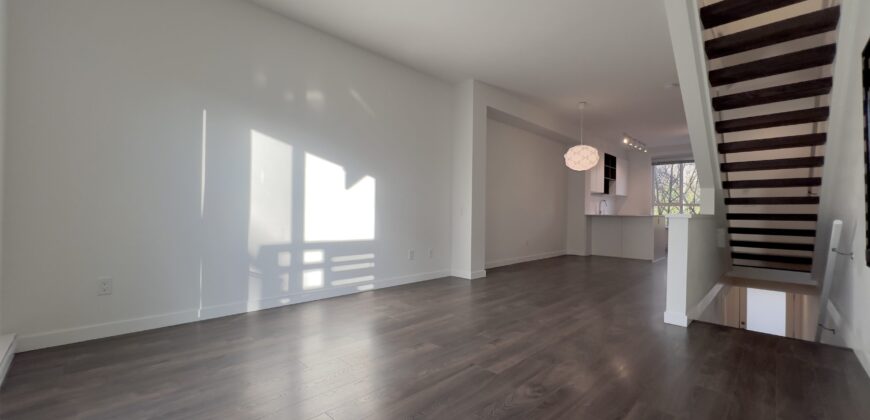 SURREY – 2 BEDROOM, 2.5 BATHROOM & DEN TOWNHOUSE