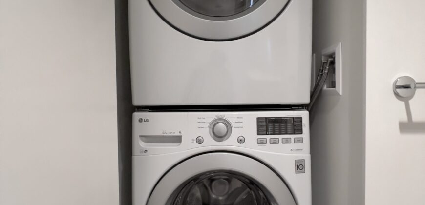 SURREY – 2 BEDROOM, 2.5 BATHROOM & DEN TOWNHOUSE