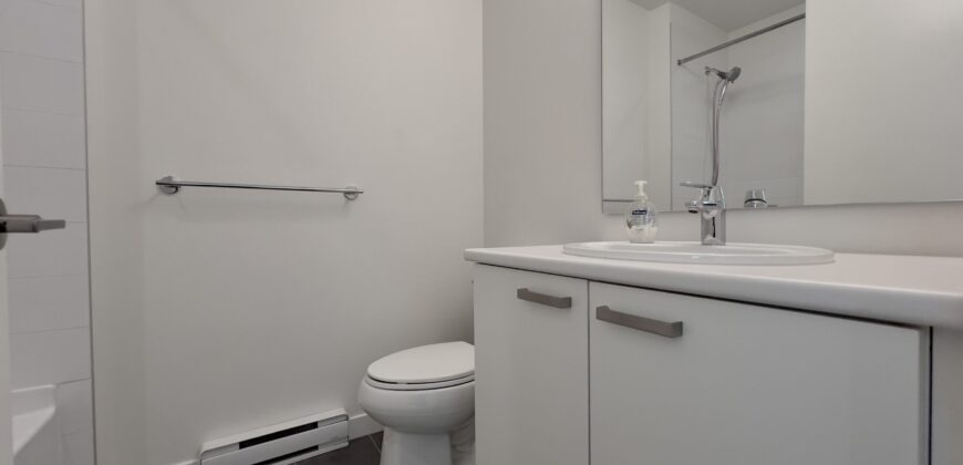 SURREY – 2 BEDROOM, 2.5 BATHROOM & DEN TOWNHOUSE