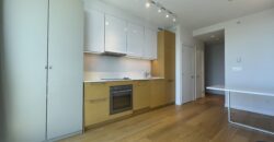 SURREY – STUDIO + 1 BATHROOM CONDO