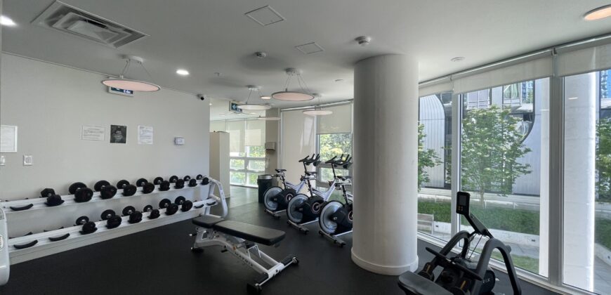 SURREY – STUDIO + 1 BATHROOM CONDO