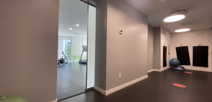 SURREY – STUDIO + 1 BATHROOM CONDO
