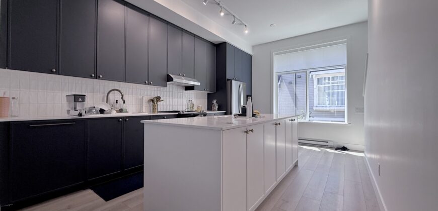 SURREY- 3 BEDROOM, 2 BATHROOM TOWNHOUSE