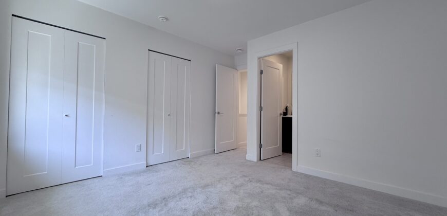 SURREY- 3 BEDROOM, 2 BATHROOM TOWNHOUSE