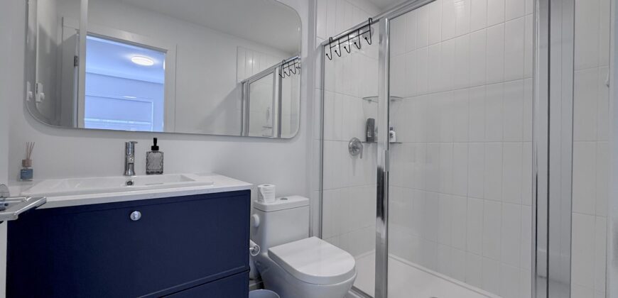 SURREY- 3 BEDROOM, 2 BATHROOM TOWNHOUSE
