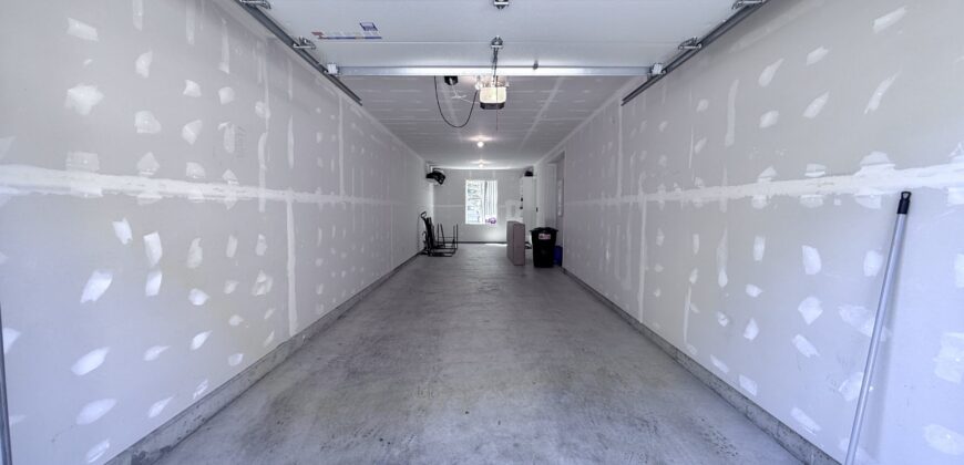 SURREY- 3 BEDROOM, 2 BATHROOM TOWNHOUSE