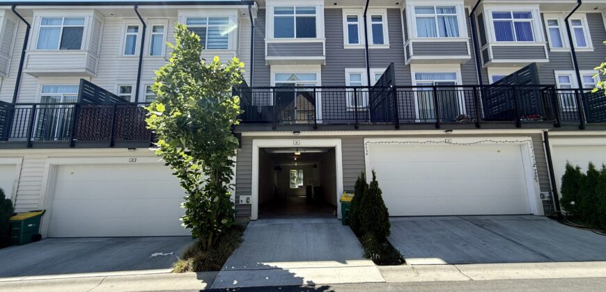SURREY- 3 BEDROOM, 2 BATHROOM TOWNHOUSE