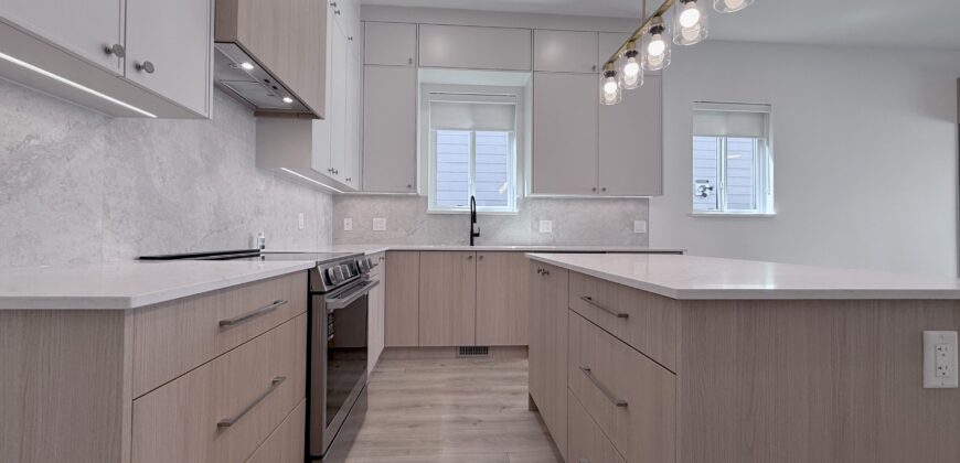 SURREY- 3 BEDROOM, 2.5 BATHROOM DUPLEX