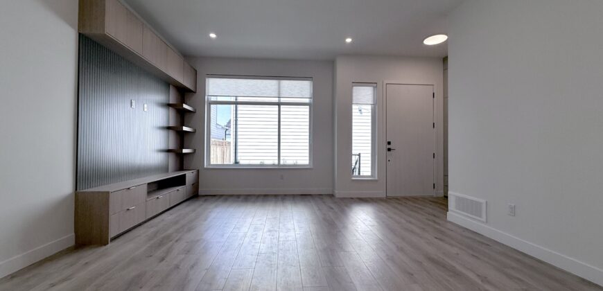 SURREY- 3 BEDROOM, 2.5 BATHROOM DUPLEX