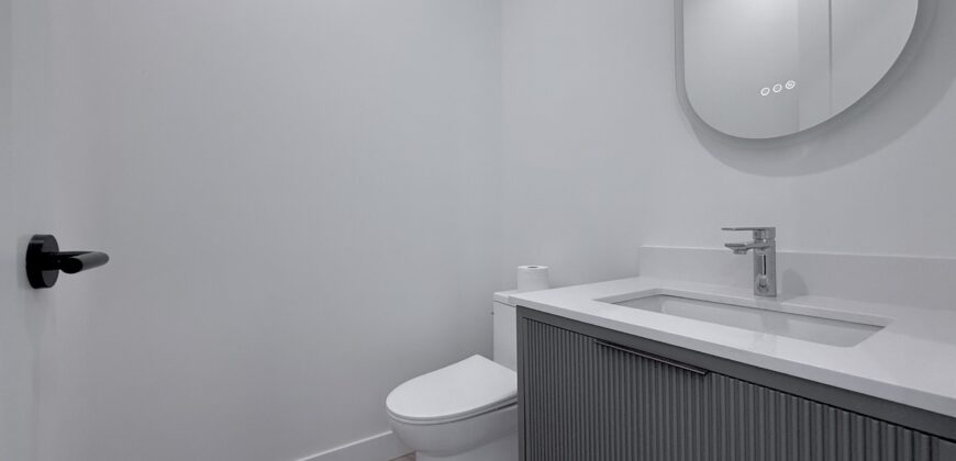 SURREY- 3 BEDROOM, 2.5 BATHROOM DUPLEX