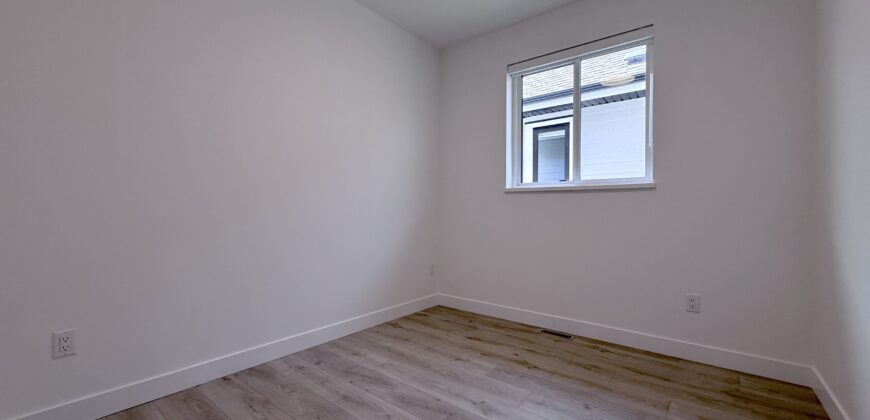 SURREY- 3 BEDROOM, 2.5 BATHROOM DUPLEX