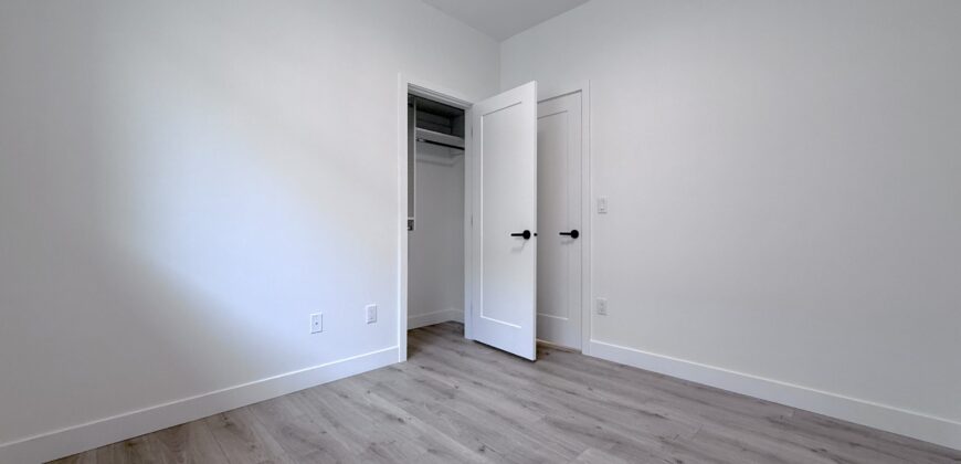 SURREY- 3 BEDROOM, 2.5 BATHROOM DUPLEX