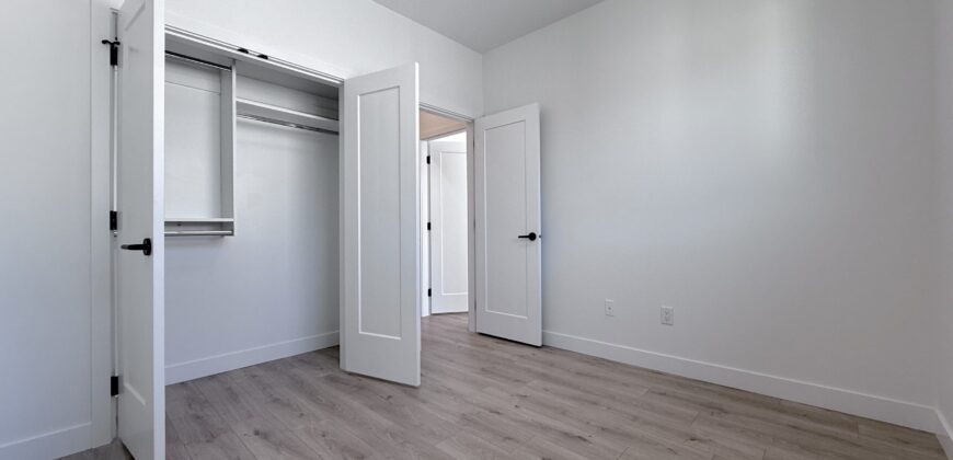 SURREY- 3 BEDROOM, 2.5 BATHROOM DUPLEX