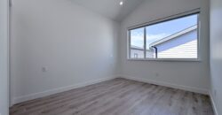 SURREY- 3 BEDROOM, 2.5 BATHROOM DUPLEX
