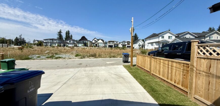 SURREY- 3 BEDROOM, 2.5 BATHROOM DUPLEX