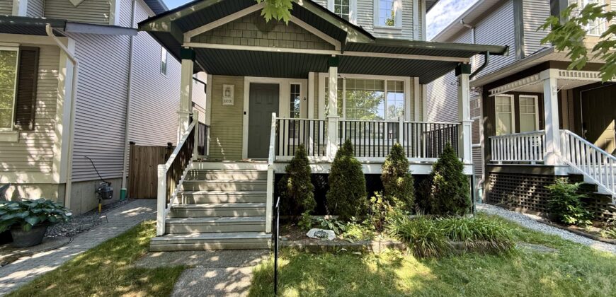 MAPLE RIDGE – SINGLE FAMILY DETACHED HOME – 4 BEDROOMS, 3 BATHROOMS + FLEX