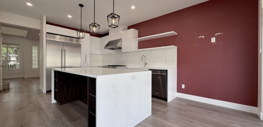 MAPLE RIDGE – SINGLE FAMILY DETACHED HOME – 4 BEDROOMS, 3 BATHROOMS + FLEX