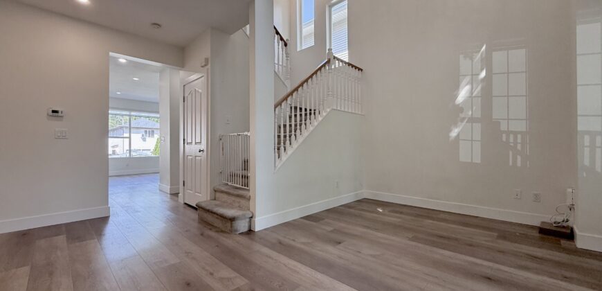 MAPLE RIDGE – SINGLE FAMILY DETACHED HOME – 4 BEDROOMS, 3 BATHROOMS + FLEX