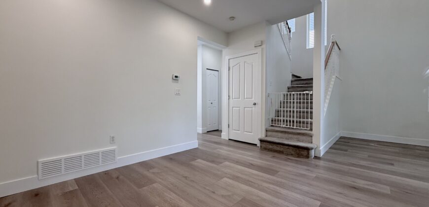 MAPLE RIDGE – SINGLE FAMILY DETACHED HOME – 4 BEDROOMS, 3 BATHROOMS + FLEX