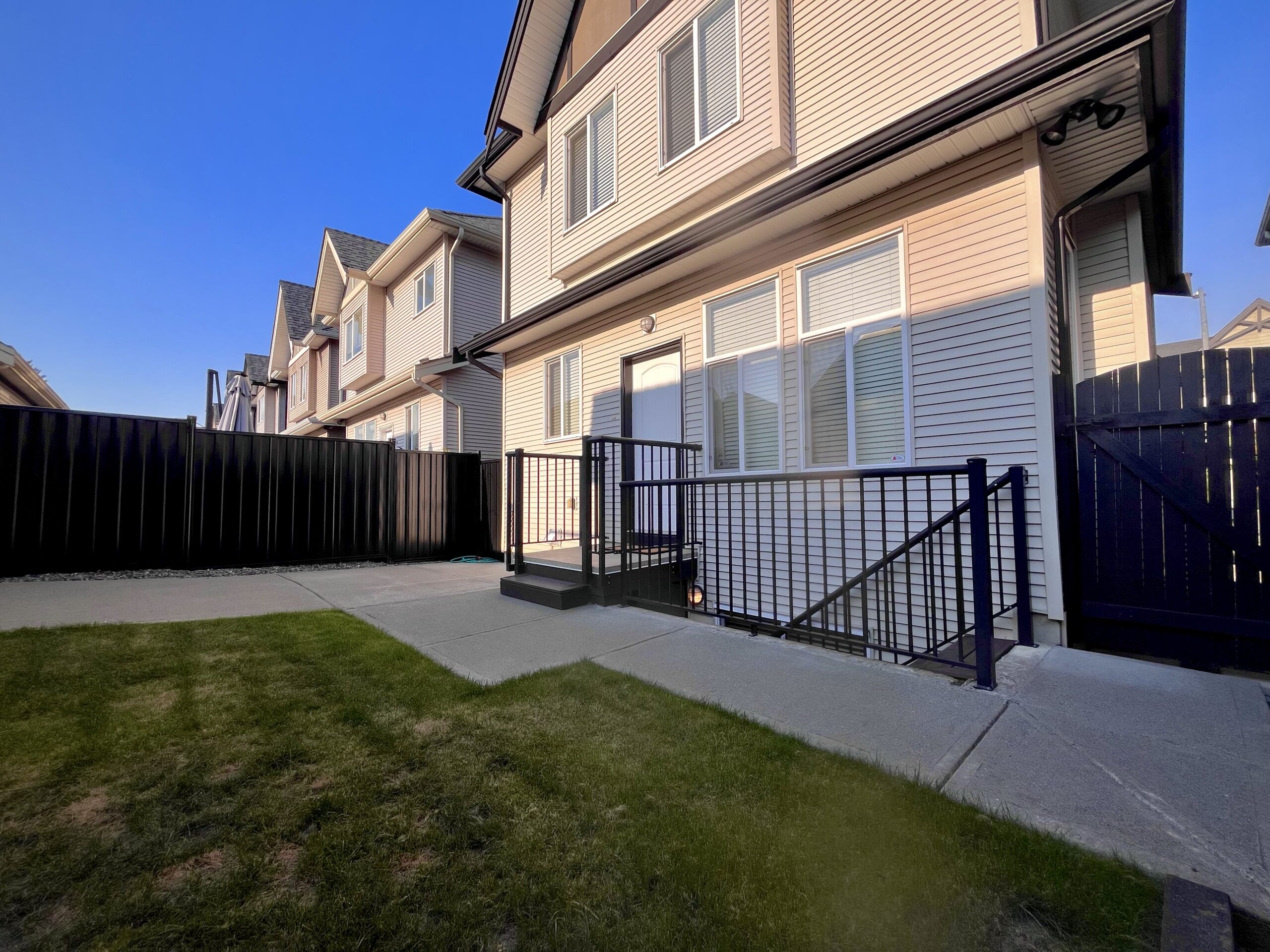 LANGLEY – WILLOUGHBY HEIGHTS – 2 BEDROOM, 1 BATHROOM BASEMENT SUITE