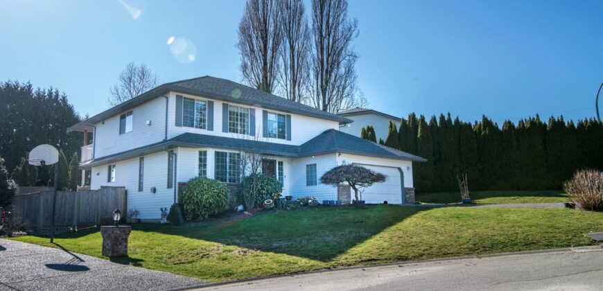 CLOVERDALE – 2 BEDROOMS 1 BATHROOM ABOVE GROUND SUITE