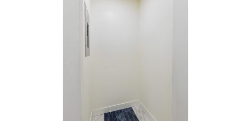 SURREY – 1 BED 1 BATH CONDO