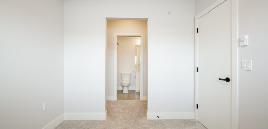 LANGLEY – 1 BEDROOM, 1 BATHROOM CONDO