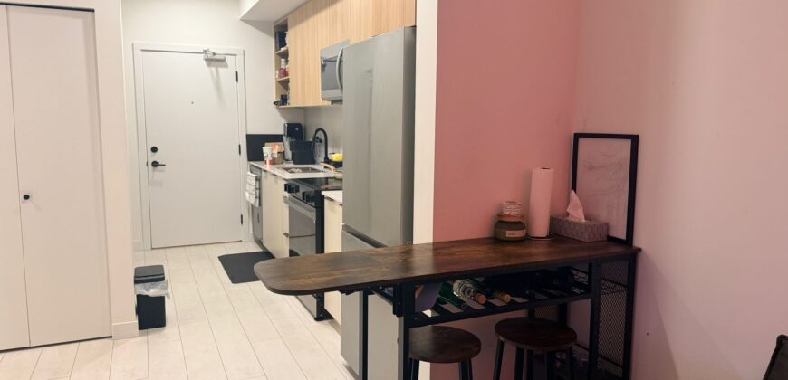 SURREY – 1 BED 1 BATH CONDO