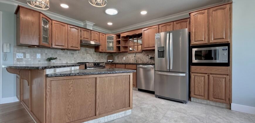 LANGLEY – 3 BEDROOM, 2 BATHROOM LAKESIDE HOME