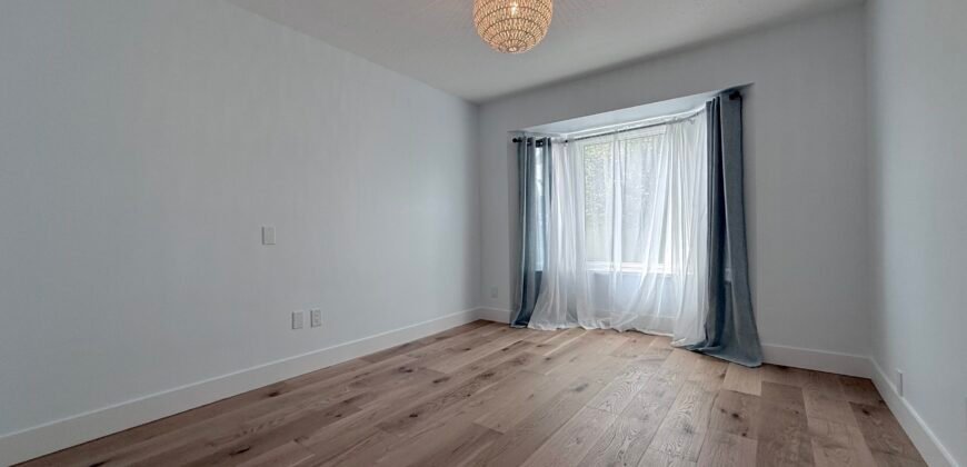 LANGLEY – 3 BEDROOM, 2 BATHROOM LAKESIDE HOME