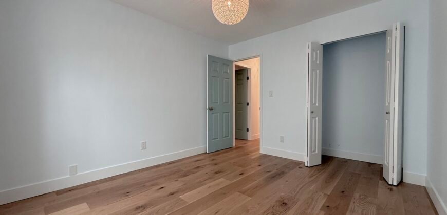 LANGLEY – 3 BEDROOM, 2 BATHROOM LAKESIDE HOME