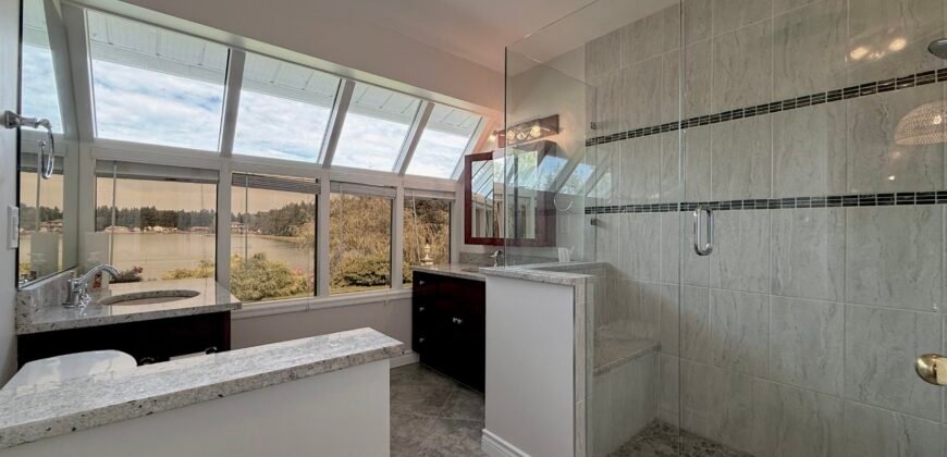 LANGLEY – 3 BEDROOM, 2 BATHROOM LAKESIDE HOME